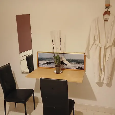 Bed & Breakfast Paradis D'hotes Proche Paris - Aeroport Charles De Gaulle Airport - Parc Des Exposition Villepinte - Dysnayland Paris. Tremblay-en-France