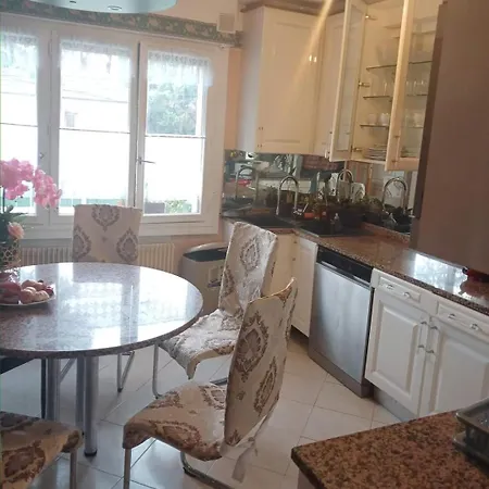 Bed & Breakfast Paradis D'hotes Proche Paris - Aeroport Charles De Gaulle Airport - Parc Des Exposition Villepinte - Dysnayland Paris. *