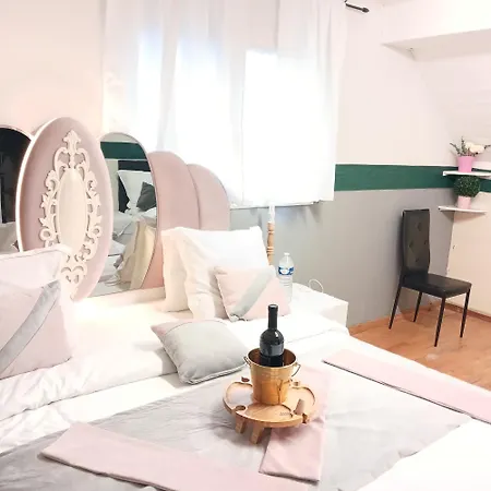 Bed & Breakfast Paradis D'hotes Proche Paris - Aeroport Charles De Gaulle Airport - Parc Des Exposition Villepinte - Dysnayland Paris. Tremblay-en-France